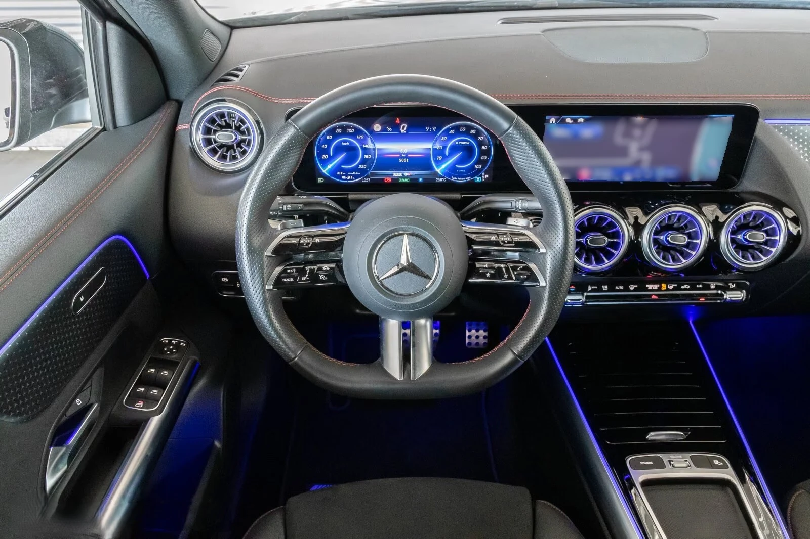 Mercedes-Benz EQA 300 / FACELIFT / AMG / 4 MATIC / NIGHT / CAMERA, снимка 8 - Автомобили и джипове - 55709186