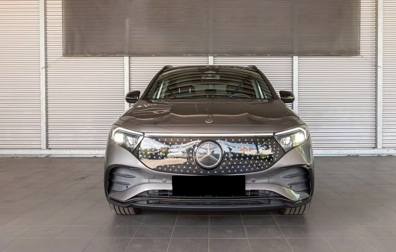 Mercedes-Benz EQA 300 / FACELIFT / AMG / 4 MATIC / NIGHT / CAMERA, снимка 2 - Автомобили и джипове - 55709186