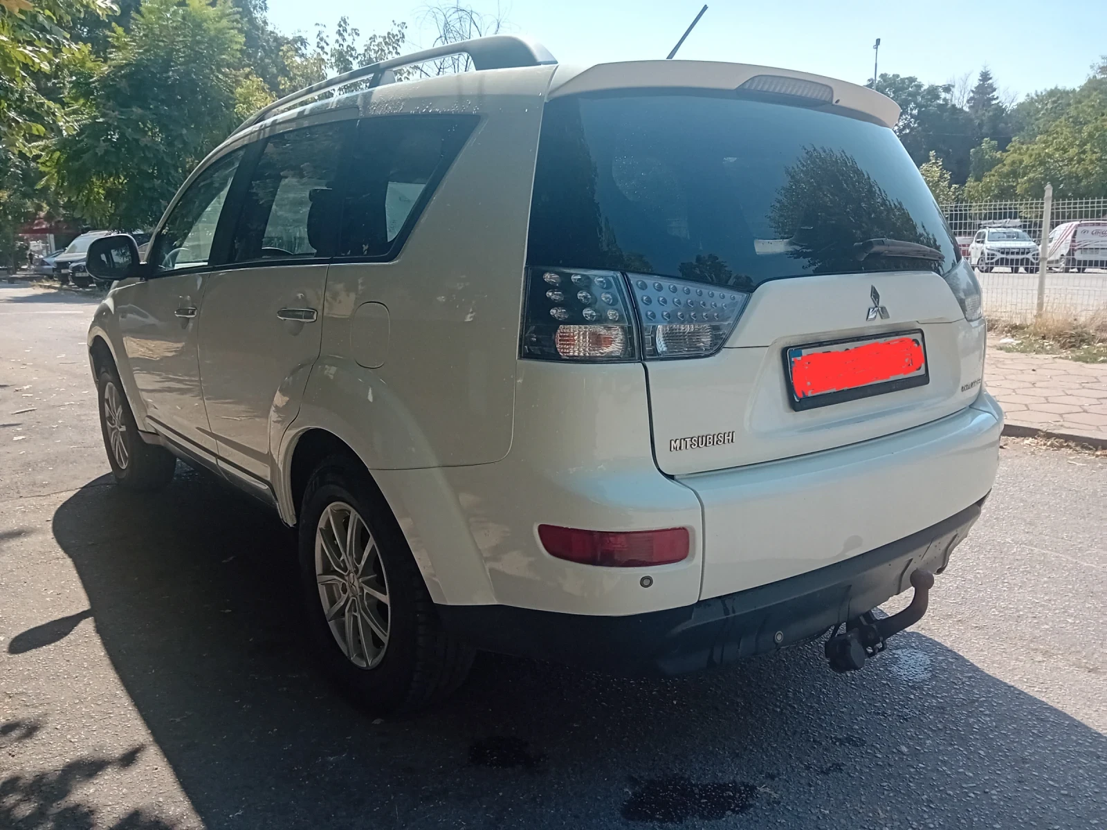 Mitsubishi Outlander 2.4 7места 4х4, снимка 4 - Автомобили и джипове - 56097145