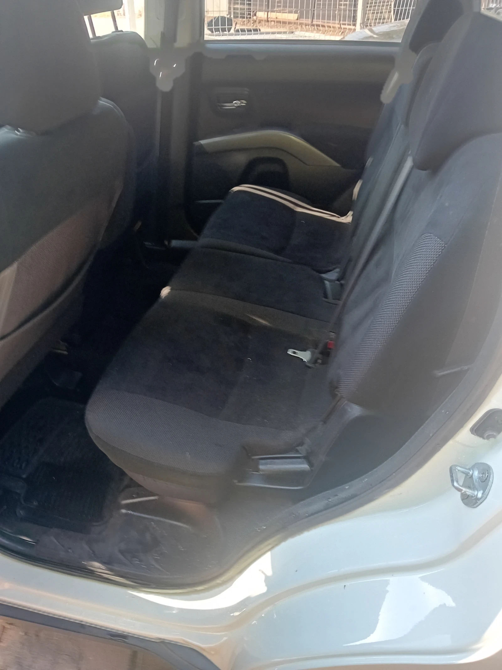 Mitsubishi Outlander 2.4 7места 4х4, снимка 9 - Автомобили и джипове - 56097145