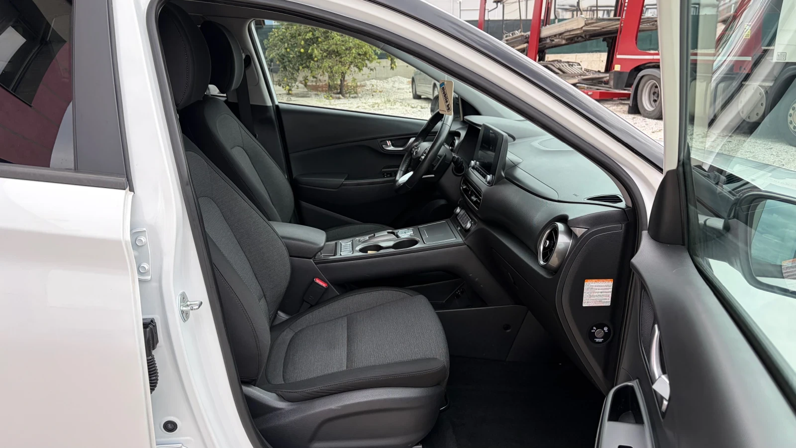 Hyundai Kona 39kWh Гаранция, снимка 12 - Автомобили и джипове - 56270357