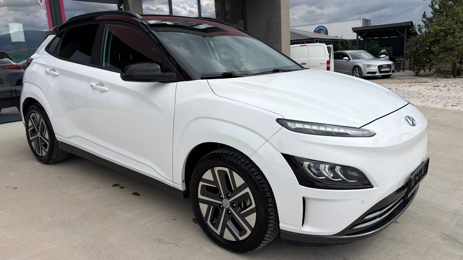 Hyundai Kona 39kWh Гаранция, снимка 3 - Автомобили и джипове - 56270357