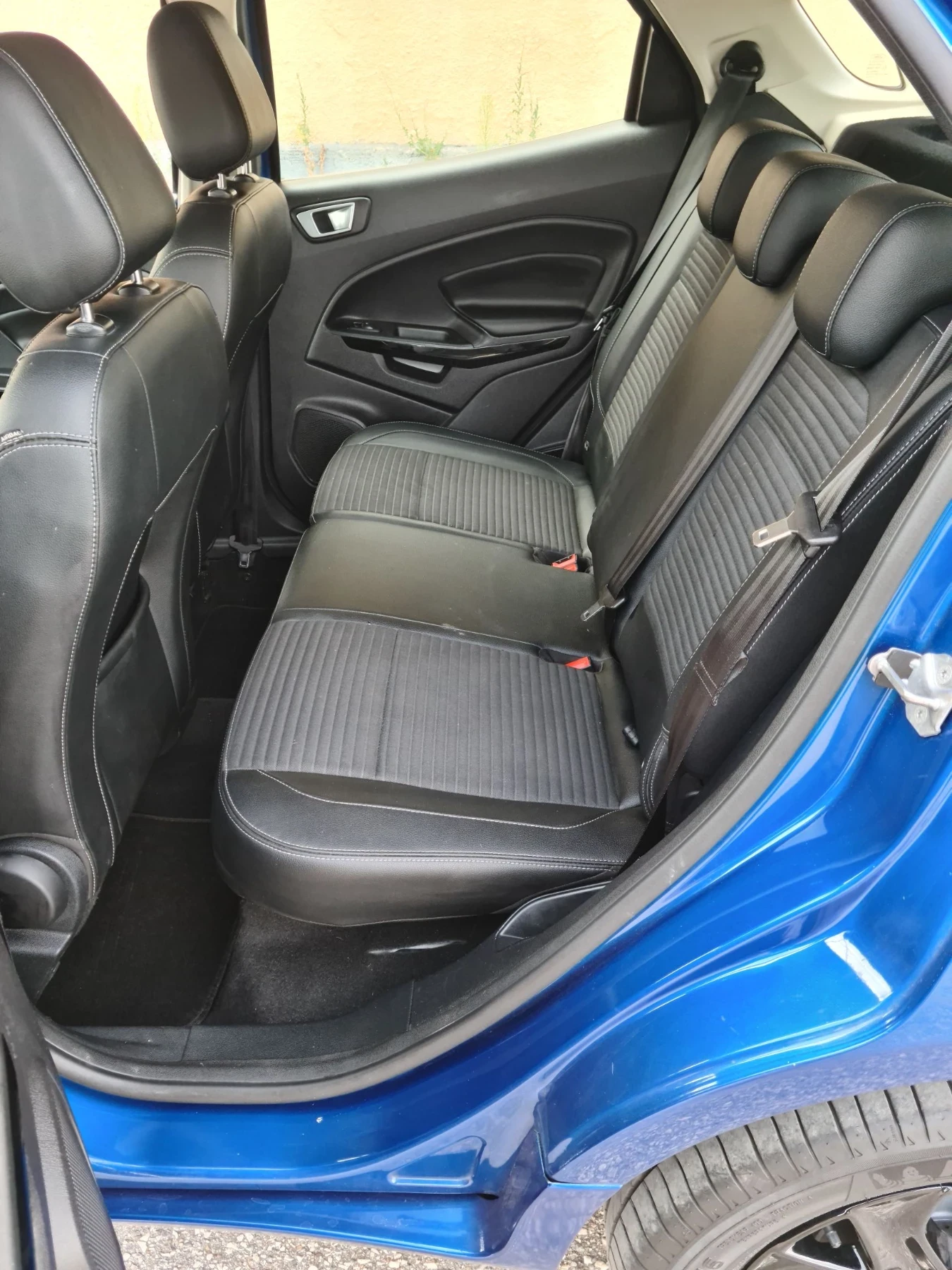 Ford EcoSport 1.0i/Кожа/Нави/Камера , снимка 12 - Автомобили и джипове - 56310147