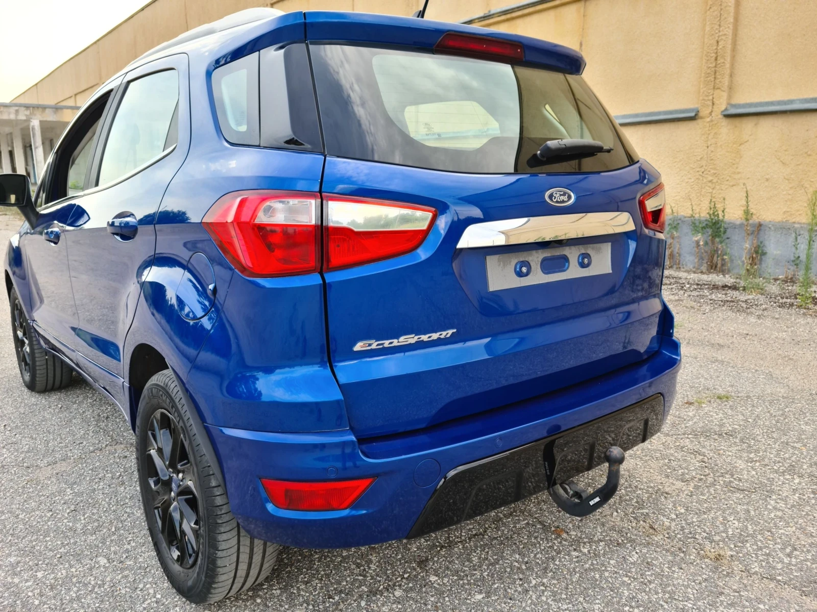 Ford EcoSport 1.0i/Кожа/Нави/Камера , снимка 4 - Автомобили и джипове - 56310147