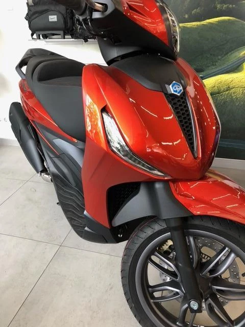 Piaggio Beverly 400 S, снимка 2 - Мотоциклети и мототехника - 47876819