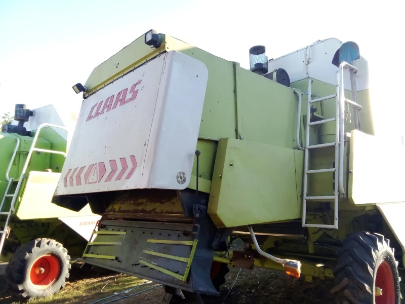 Комбайн Claas MEGA 218, снимка 8 - Селскостопанска техника - 47746351