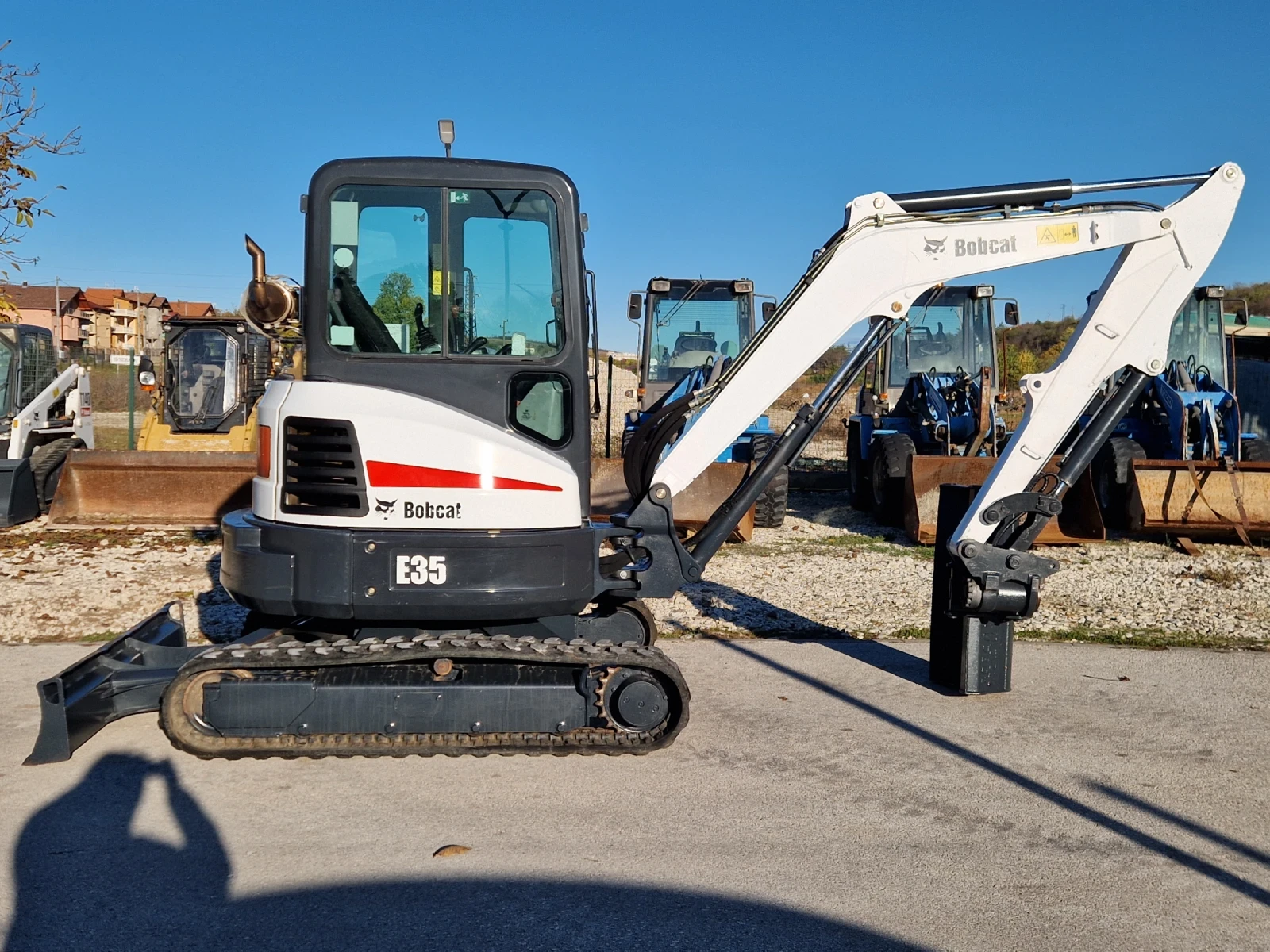 Багер Bobcat E35 EM/3.5т./3 кофи/POWERTILT/Климатик/Пропорцион. - изображение 2