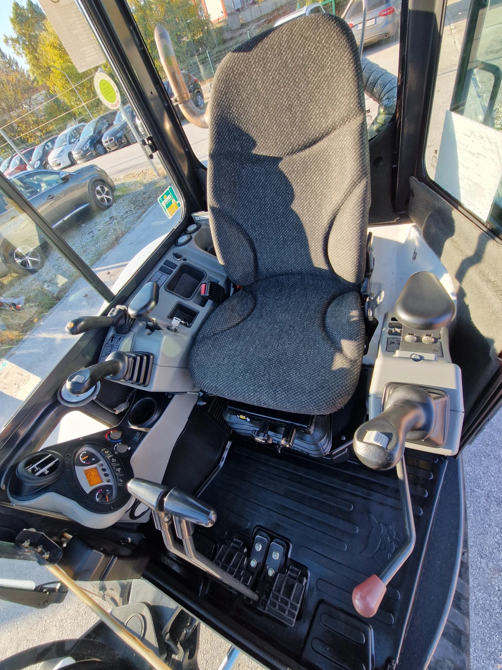 Багер Bobcat E35 EM/3.5т./3 кофи/POWERTILT/Климатик/Пропорцион. - изображение 8