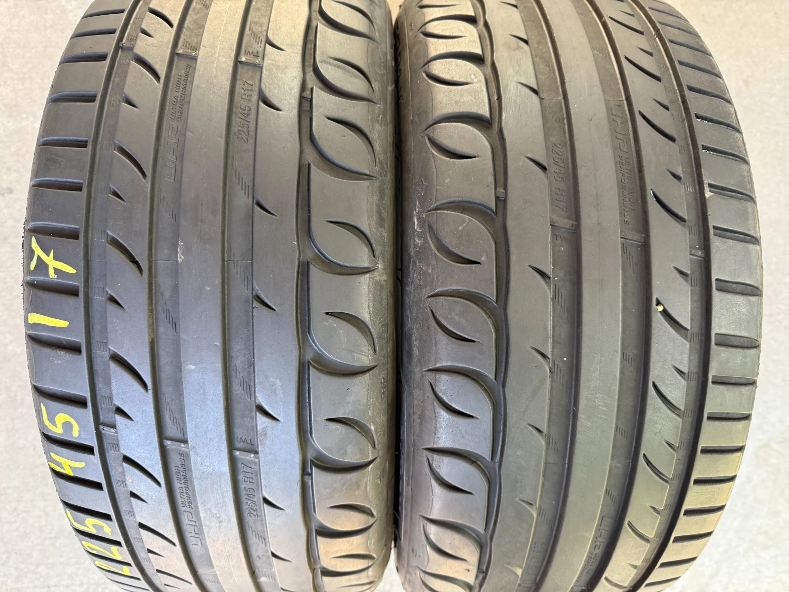 Гуми Летни 225/45R17, снимка 4 - Гуми и джанти - 55152487