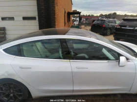 Tesla Model 3 U  U UX All Wheel Drive, снимка 5