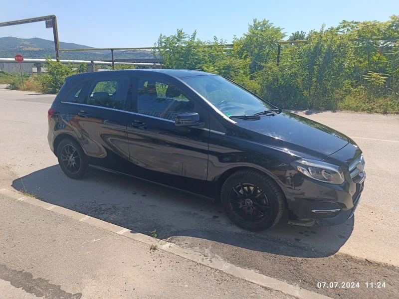 Mercedes-Benz B 200 Фейслифт, снимка 4 - Автомобили и джипове - 46293581