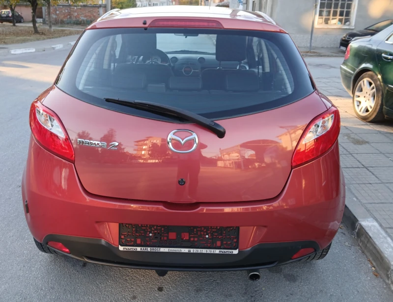 Mazda 2 1.3i, снимка 6 - Автомобили и джипове - 47749983