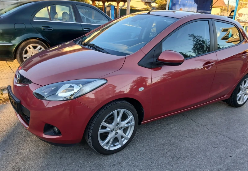 Mazda 2 1.3i, снимка 3 - Автомобили и джипове - 47749983