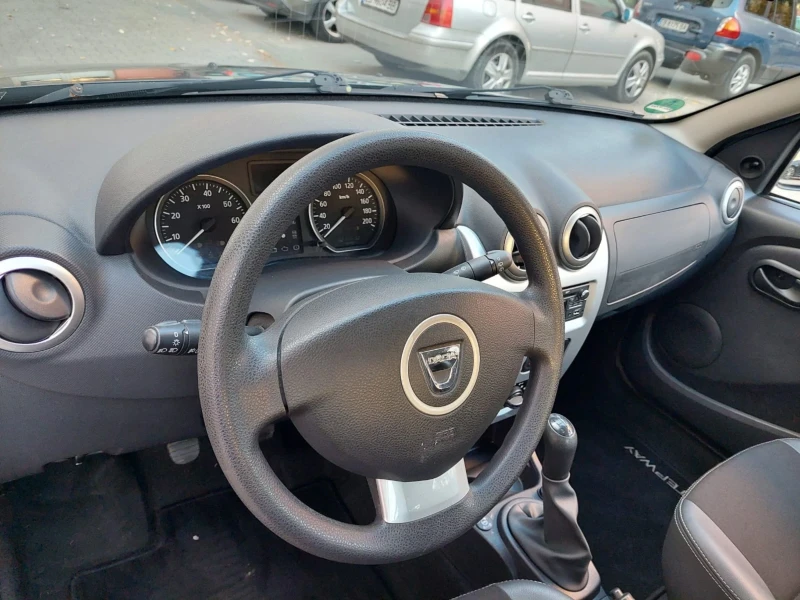 Dacia Sandero 1.6 GPL 57000км НОВА, снимка 9 - Автомобили и джипове - 47778276