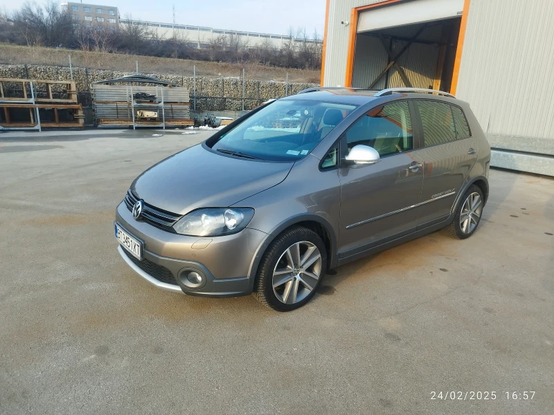 VW Golf Cross, снимка 2 - Автомобили и джипове - 49259589