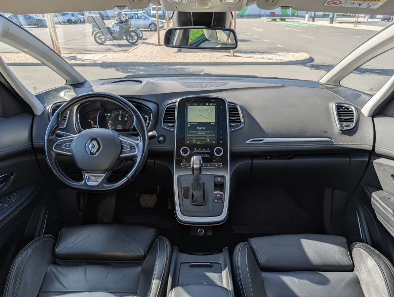 Renault Scenic 1.6 dci Initiale Paris, снимка 10 - Автомобили и джипове - 52076918