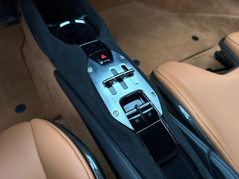 Ferrari SF 90 STRADALE/ROSSO FIORANO/LIFT/CARBON/CERAMIC/, снимка 13 - Автомобили и джипове - 52234483