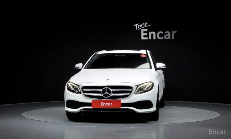 Mercedes-Benz E 220, снимка 3 - Автомобили и джипове - 53123734