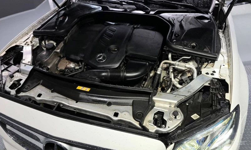 Mercedes-Benz E 220, снимка 6 - Автомобили и джипове - 53123734