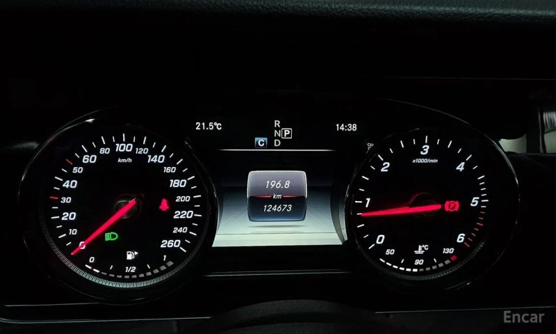 Mercedes-Benz E 220, снимка 8 - Автомобили и джипове - 53123734