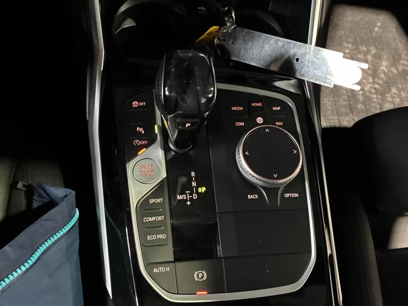 BMW 330 * 330i xDrive * CARFAX * БЕЗ ПЪРВОНАЧАЛНА ВНОСКА, снимка 15 - Автомобили и джипове - 53143213