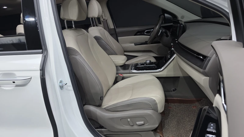 Kia Carnival 7 seater Noblesse autogeorge.com, снимка 9 - Автомобили и джипове - 53153002