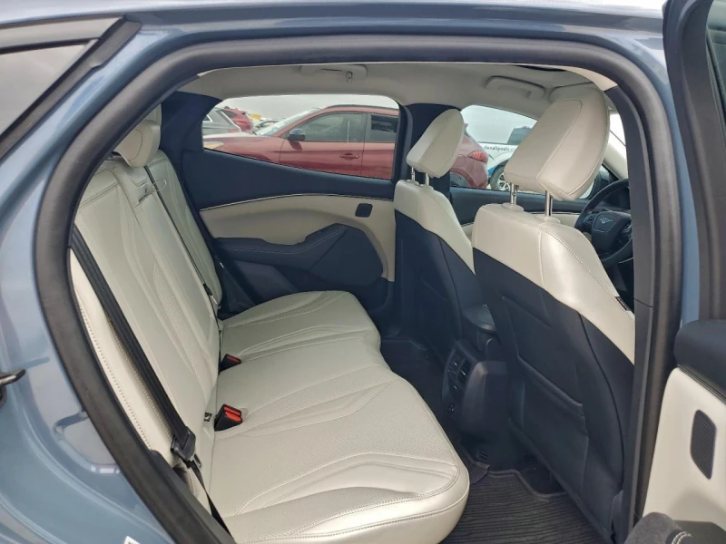 Ford Mustang Mach-E Premium, снимка 11 - Автомобили и джипове - 53345631