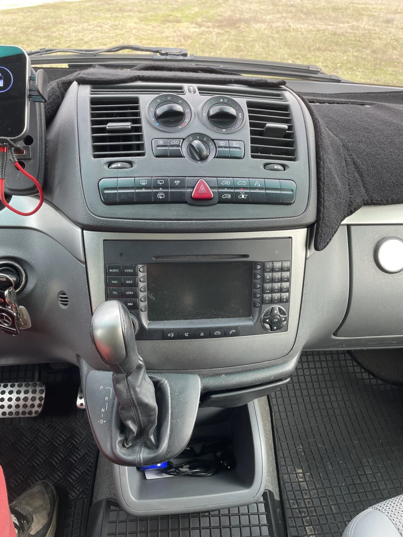 Mercedes-Benz Viano 2.2 CDI, снимка 12 - Автомобили и джипове - 53446550