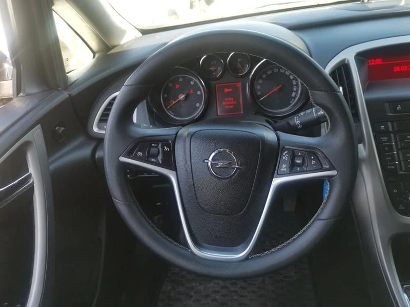 Opel Astra J 1.7cdti, снимка 11 - Автомобили и джипове - 35968247