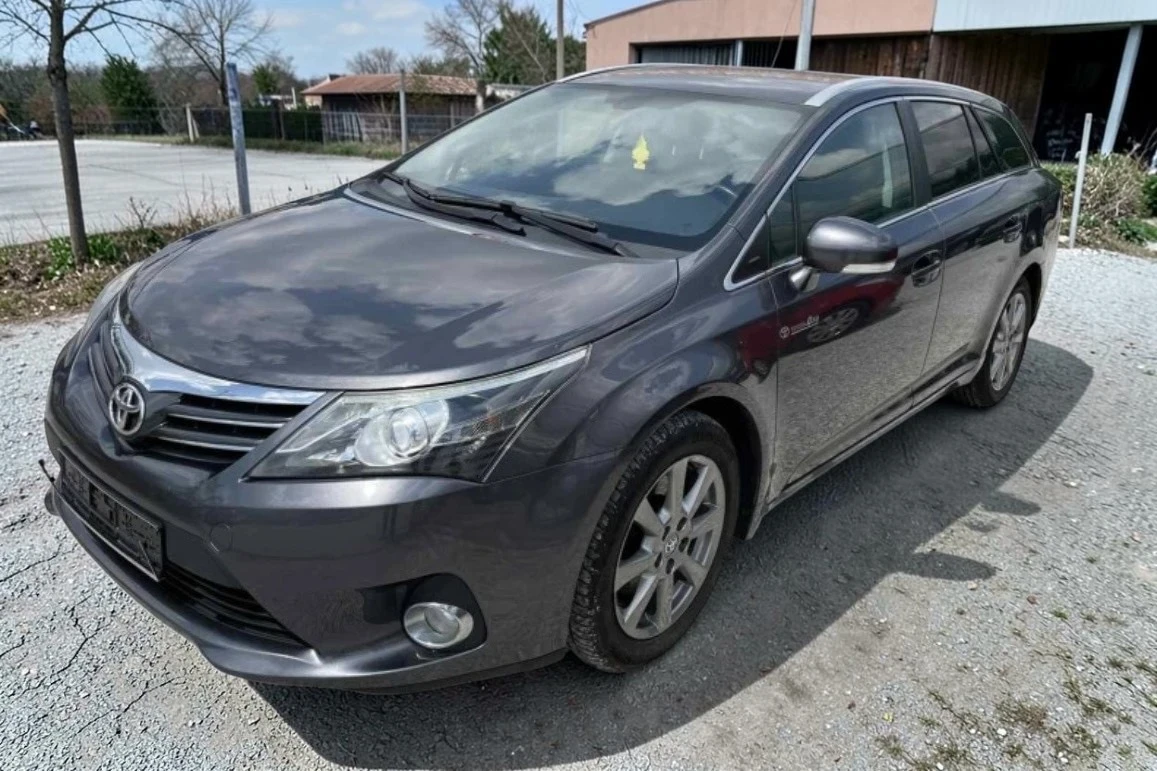 Toyota Avensis 2.2 D4D 150kc.Navi Camera