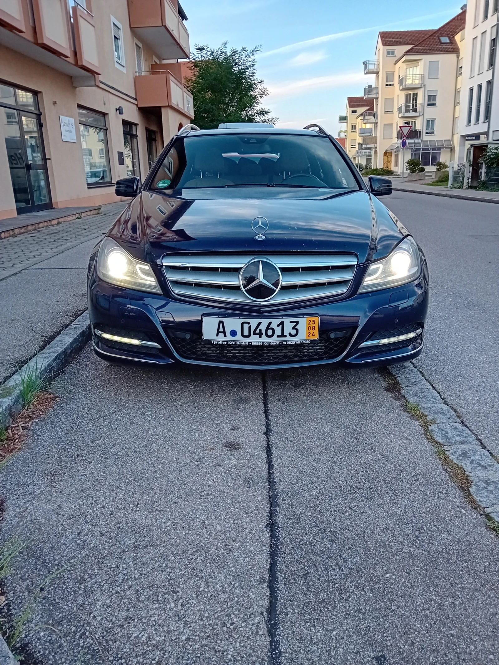 Mercedes-Benz C 300  - изображение 2