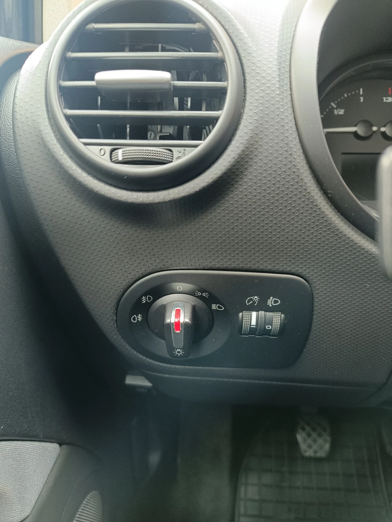 Seat Leon Бензин и газ  - изображение 8