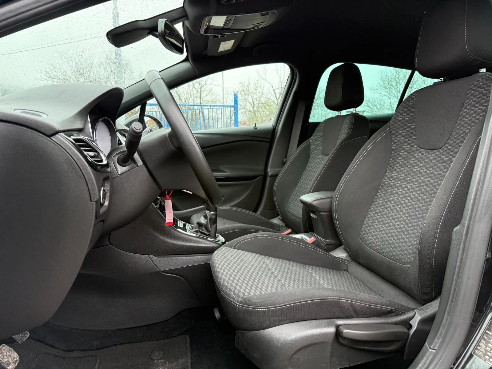 Opel Astra 1.4i-EcoM-Dynamic-72000км-климатроник-парктроник - изображение 10