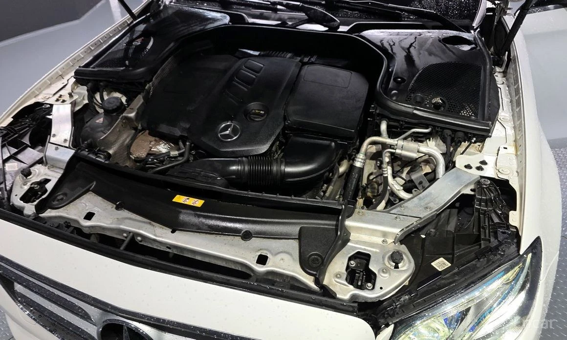 Mercedes-Benz E 220  - изображение 6