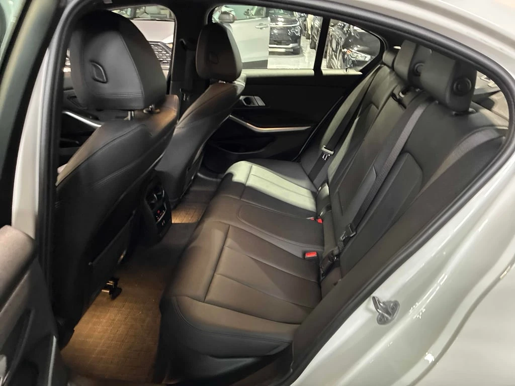 BMW 330 * 330i xDrive * CARFAX * ��� ������������ ������ | Mobile.bg � ����������� 12