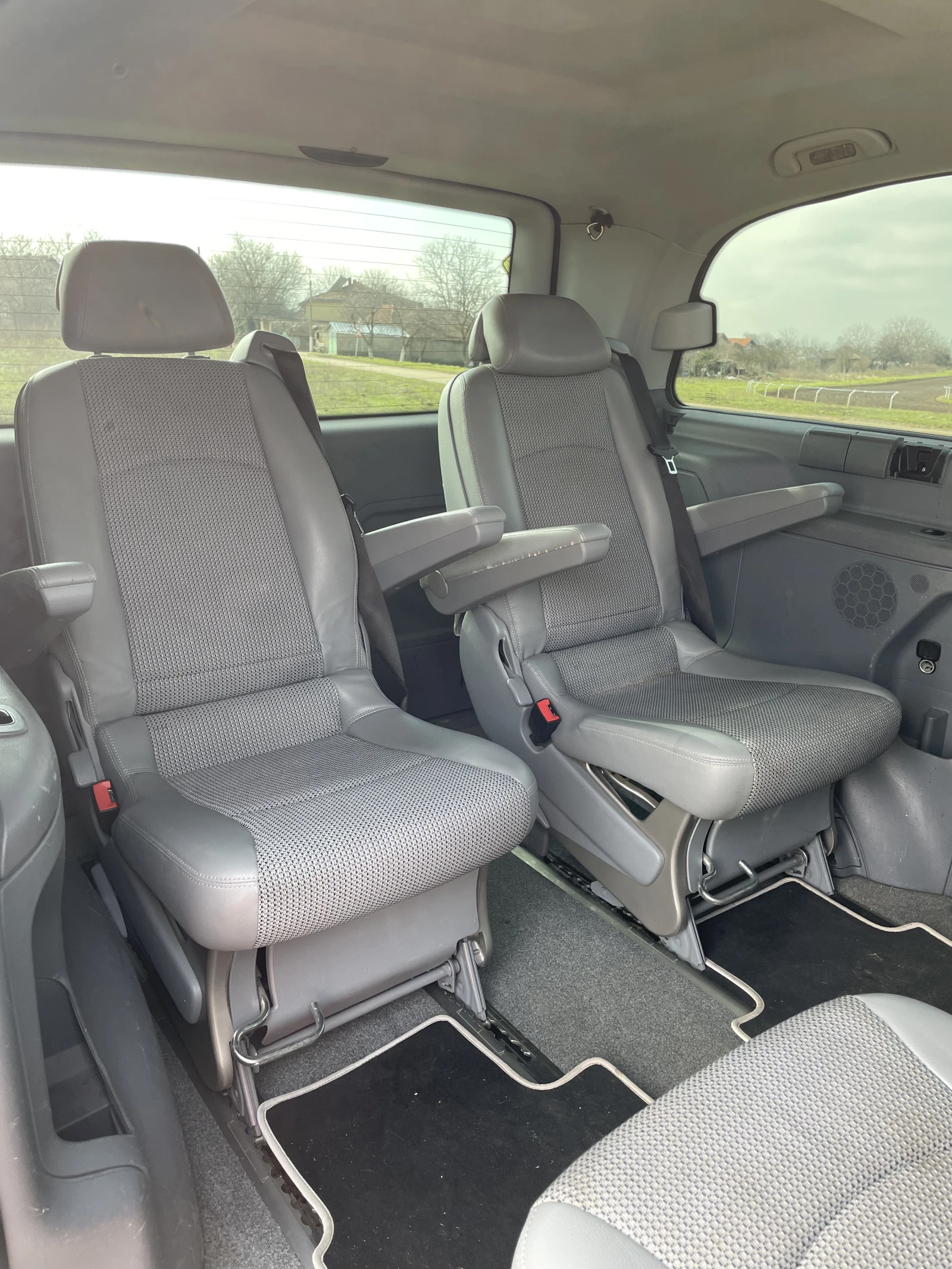 Mercedes-Benz Viano 2.2 CDI, снимка 17 - Автомобили и джипове - 53667078