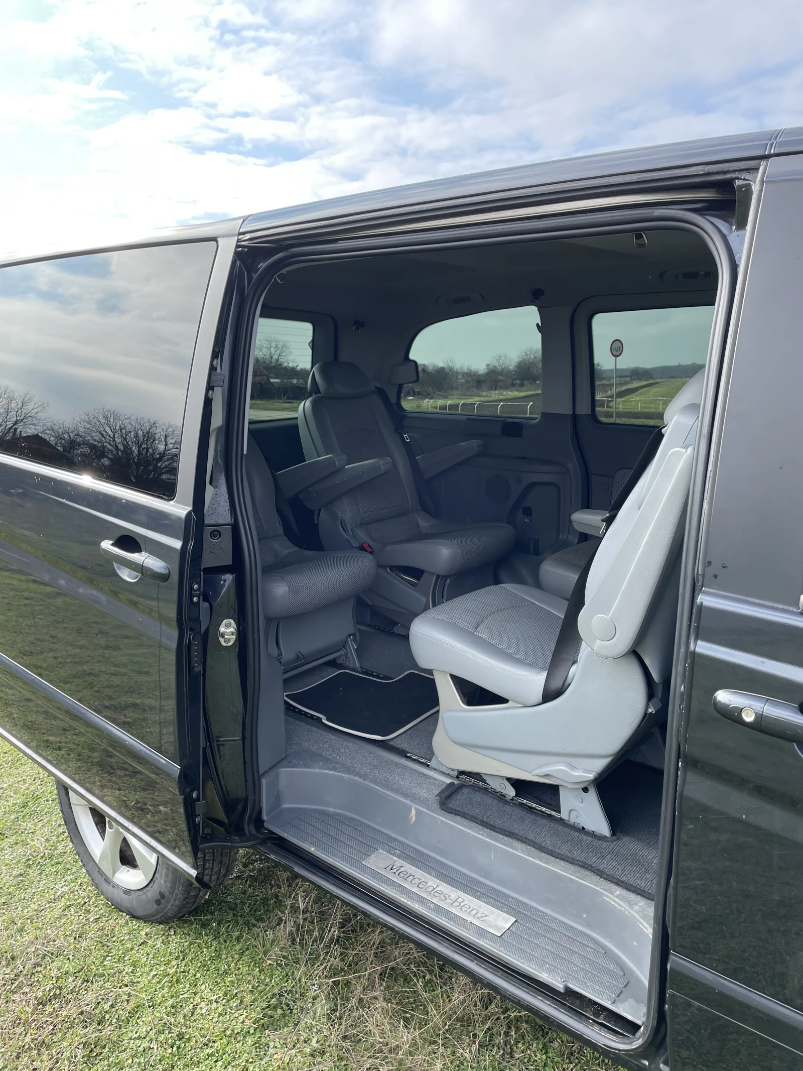 Mercedes-Benz Viano 2.2 CDI, снимка 16 - Автомобили и джипове - 53667078