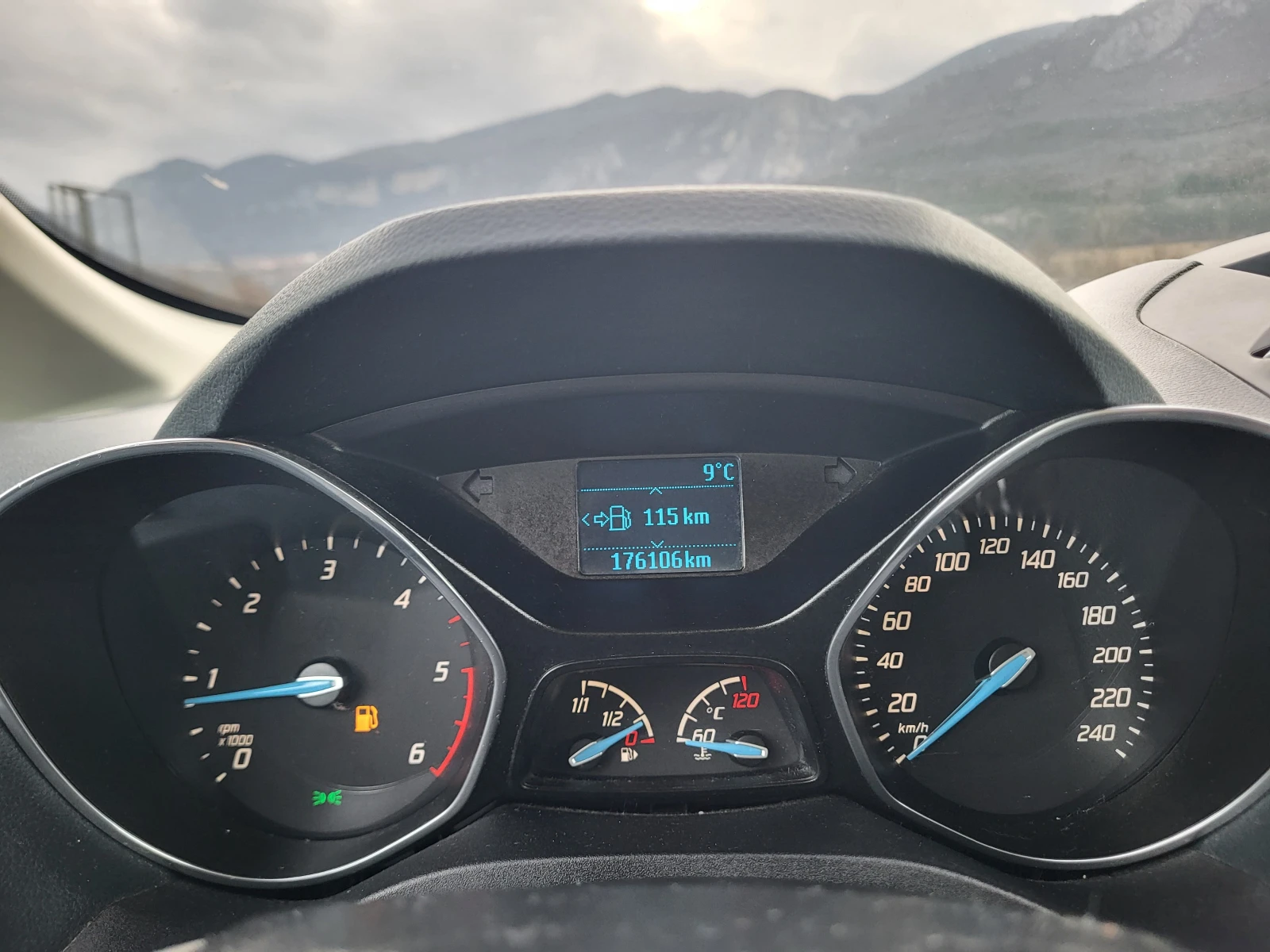 Ford Grand C-Max 1.6TDCi EASY, снимка 16 - Автомобили и джипове - 53514536