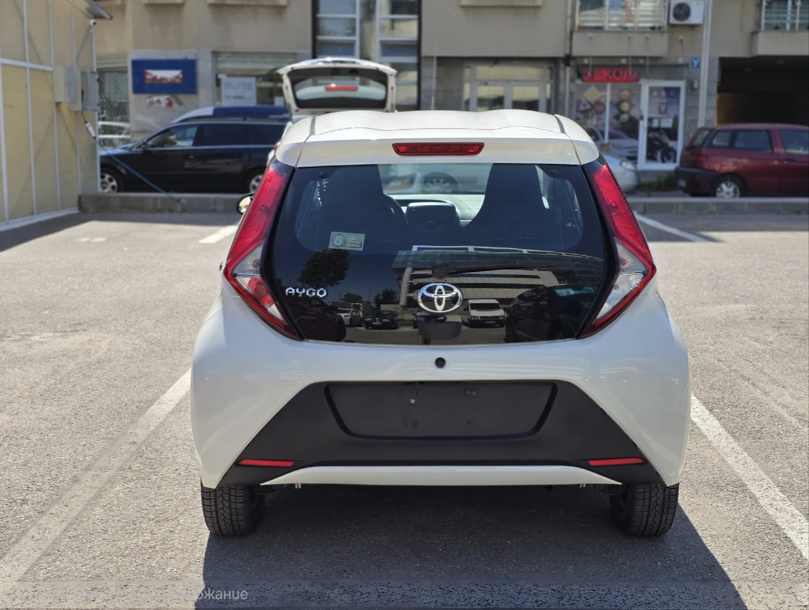 Toyota Aygo 1.0, снимка 4 - Автомобили и джипове - 53726146