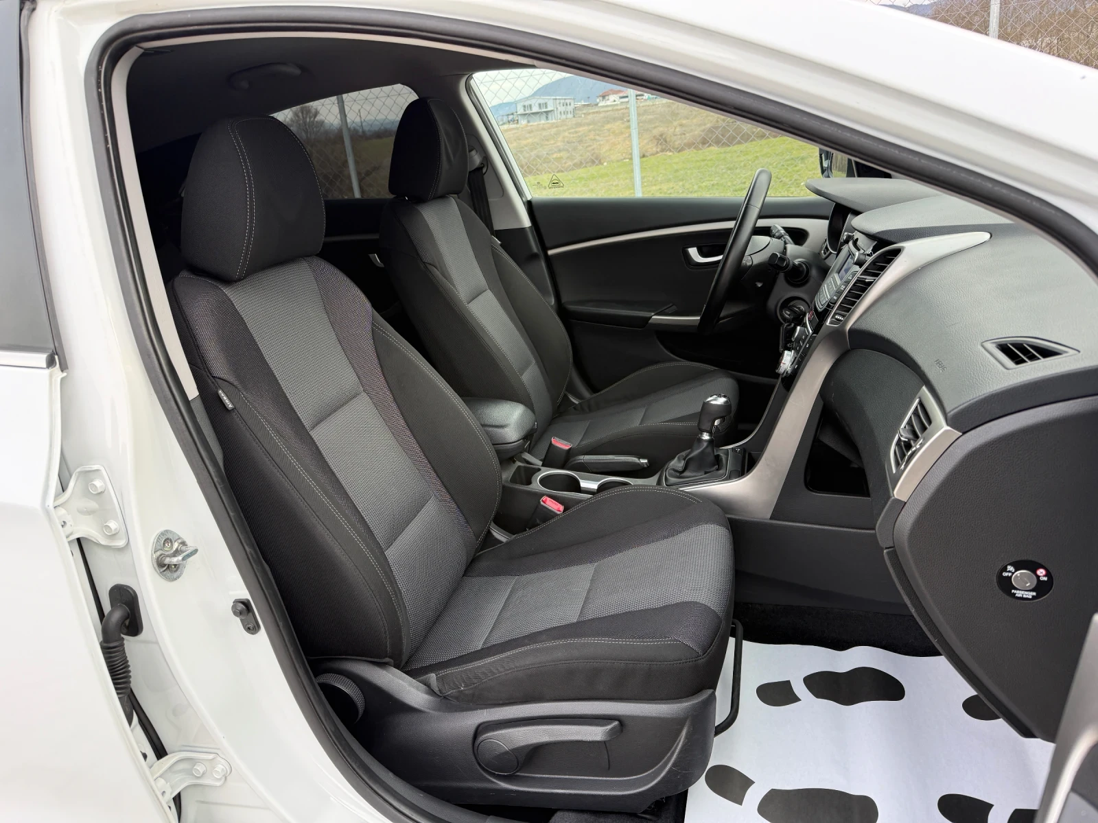 Hyundai I30 1.6CRDI, снимка 13 - Автомобили и джипове - 53916176