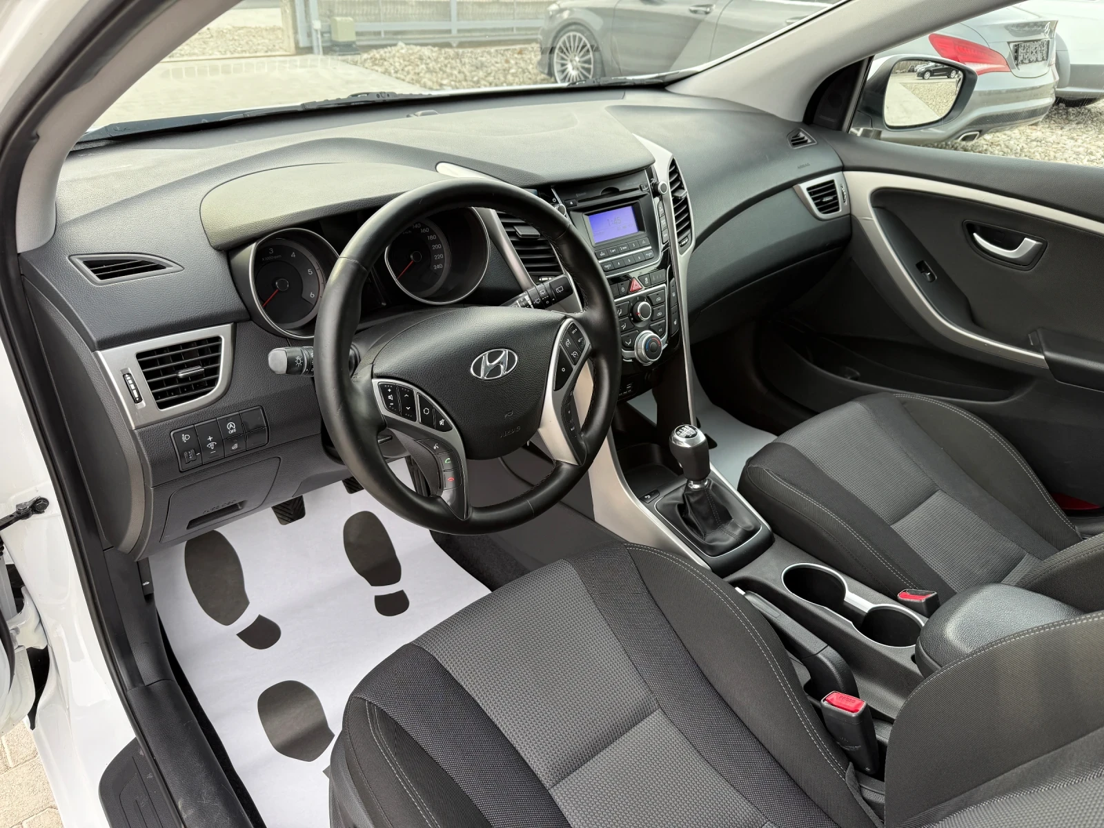 Hyundai I30 1.6CRDI, снимка 9 - Автомобили и джипове - 53916176