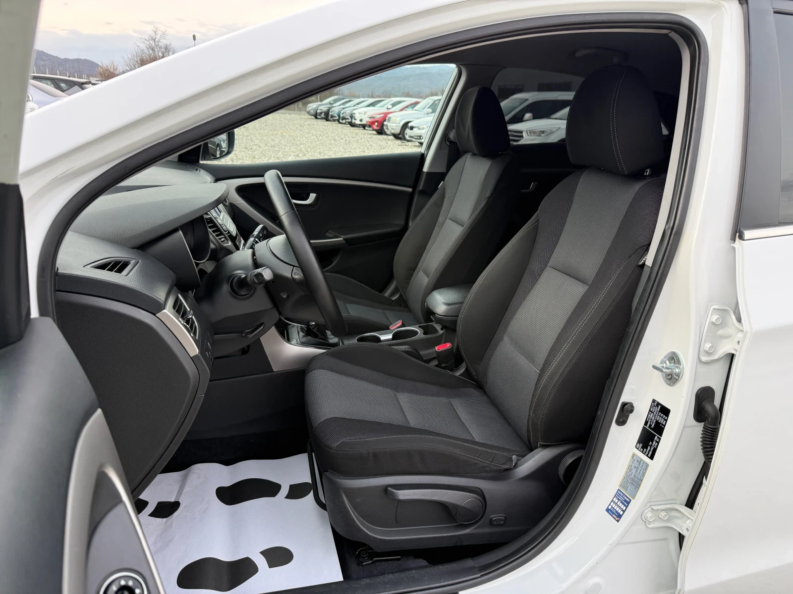 Hyundai I30 1.6CRDI, снимка 10 - Автомобили и джипове - 53916176