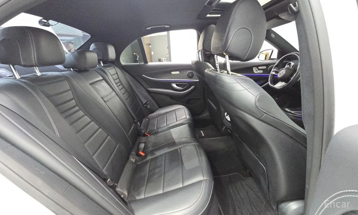 Mercedes-Benz E 220, снимка 12 - Автомобили и джипове - 54077485