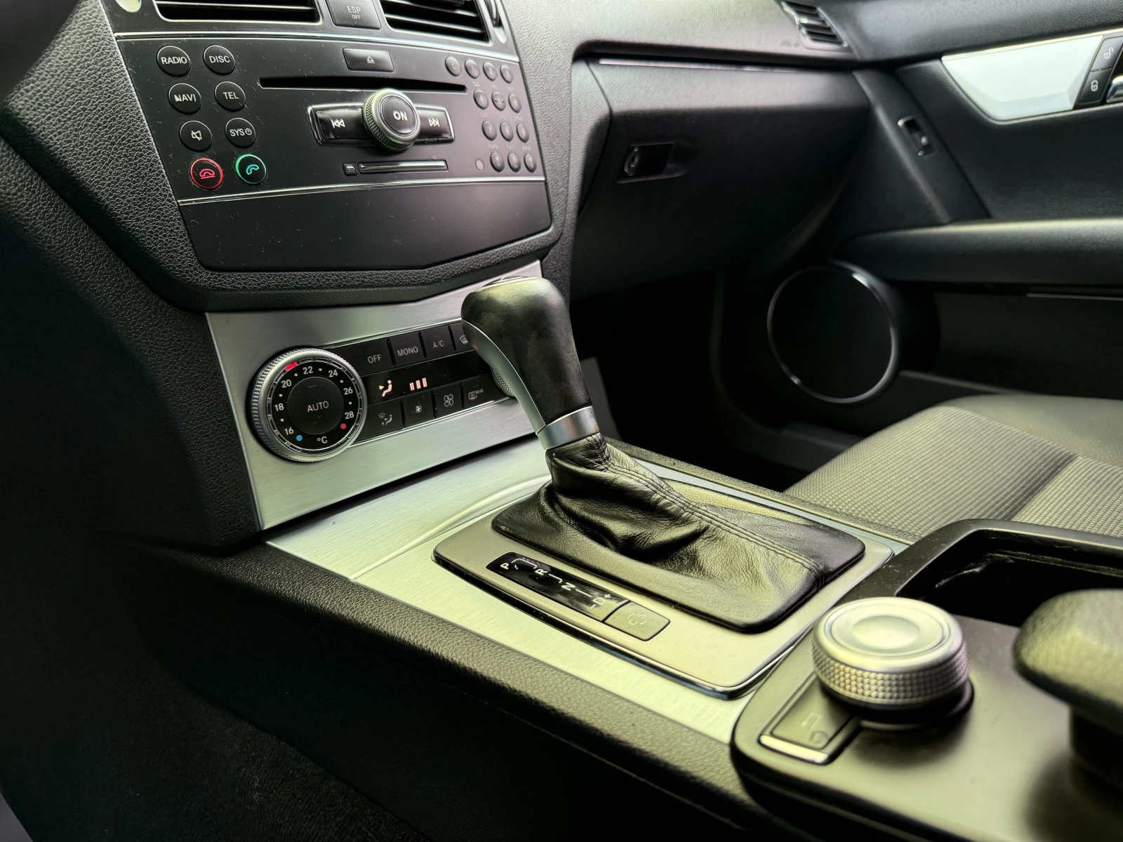 Mercedes-Benz C 180 Kompressor/газ, снимка 12 - Автомобили и джипове - 54224142