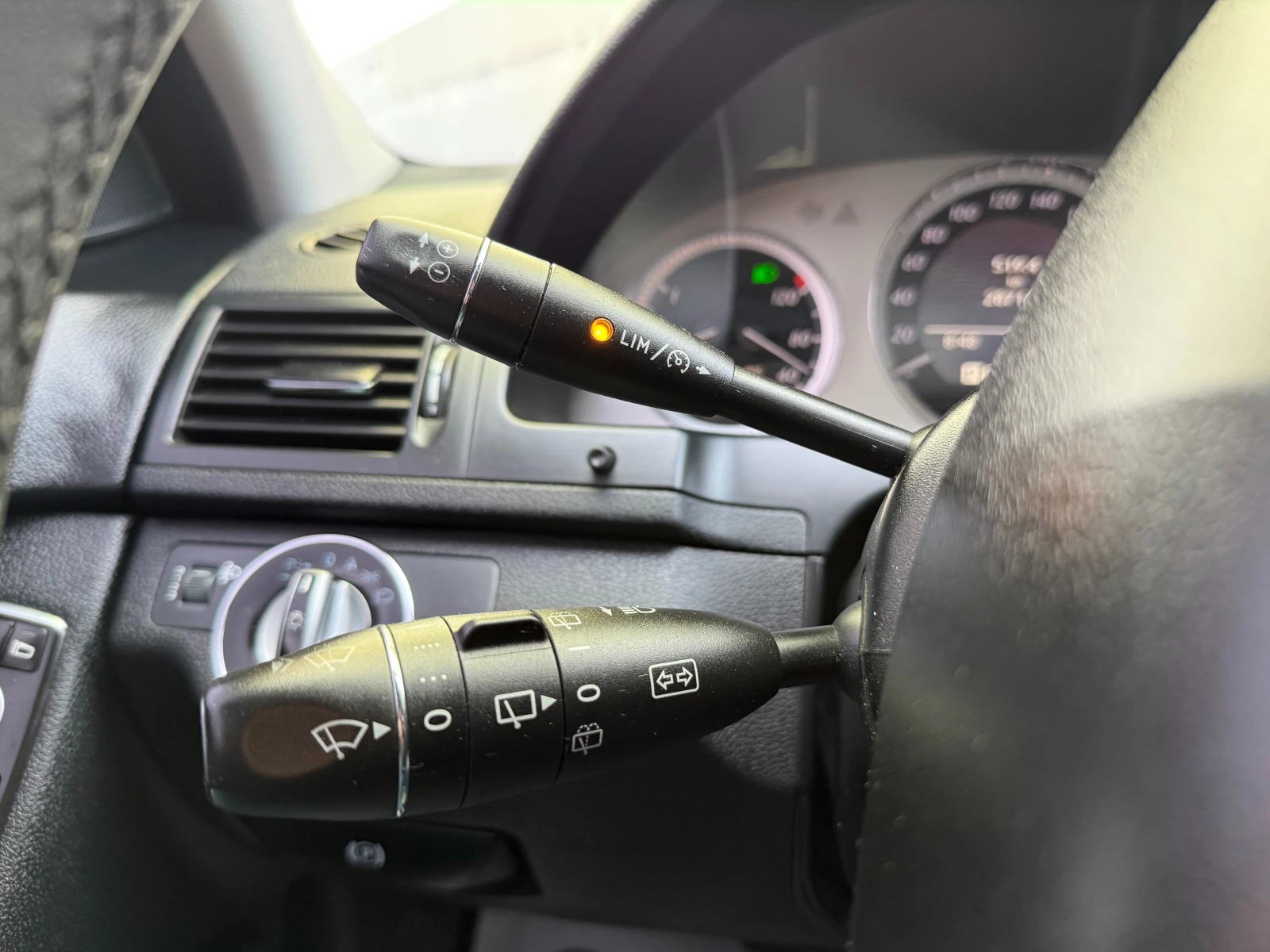 Mercedes-Benz C 180 Kompressor/газ, снимка 17 - Автомобили и джипове - 54224142