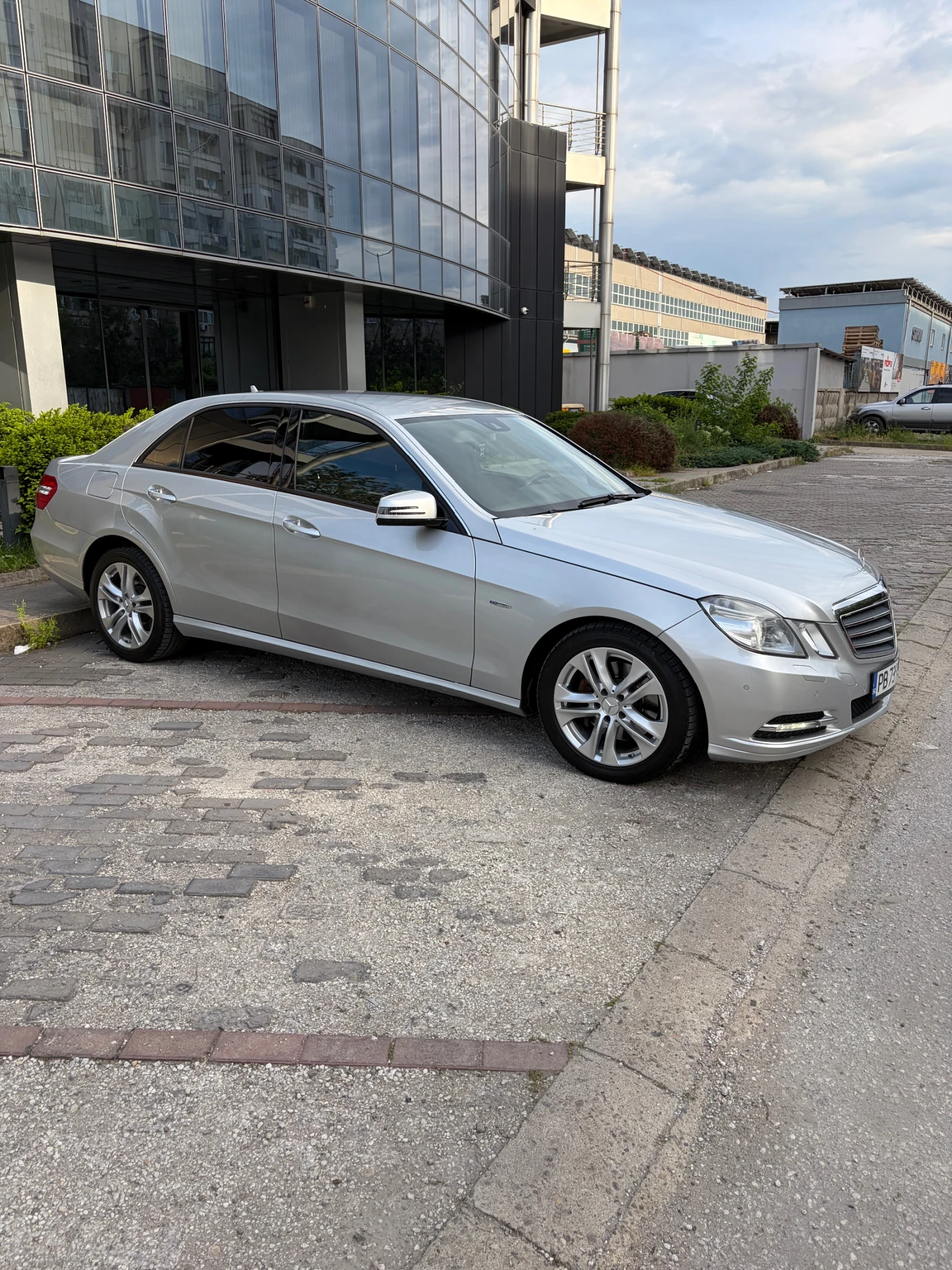 Mercedes-Benz E 350 300, снимка 5 - Автомобили и джипове - 54498517