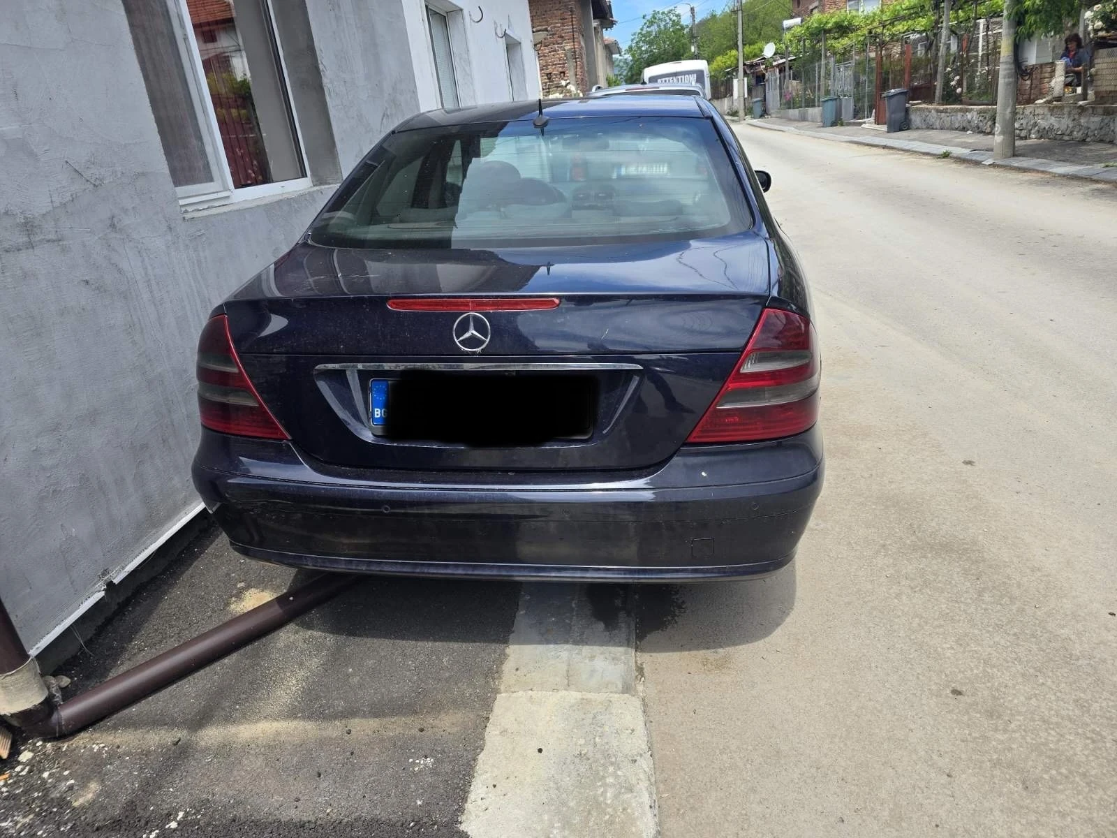 Mercedes-Benz E 220, снимка 3 - Автомобили и джипове - 54610358