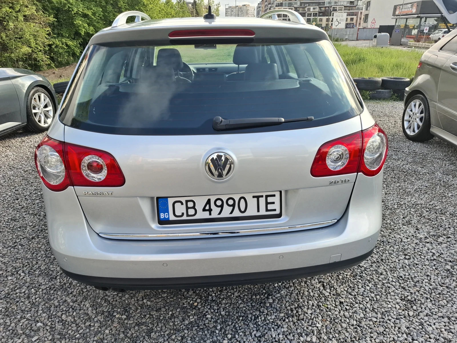 VW Passat 2.0 TDI DSG Highline 170 к.с Обслужен, снимка 2 - Автомобили и джипове - 54826520