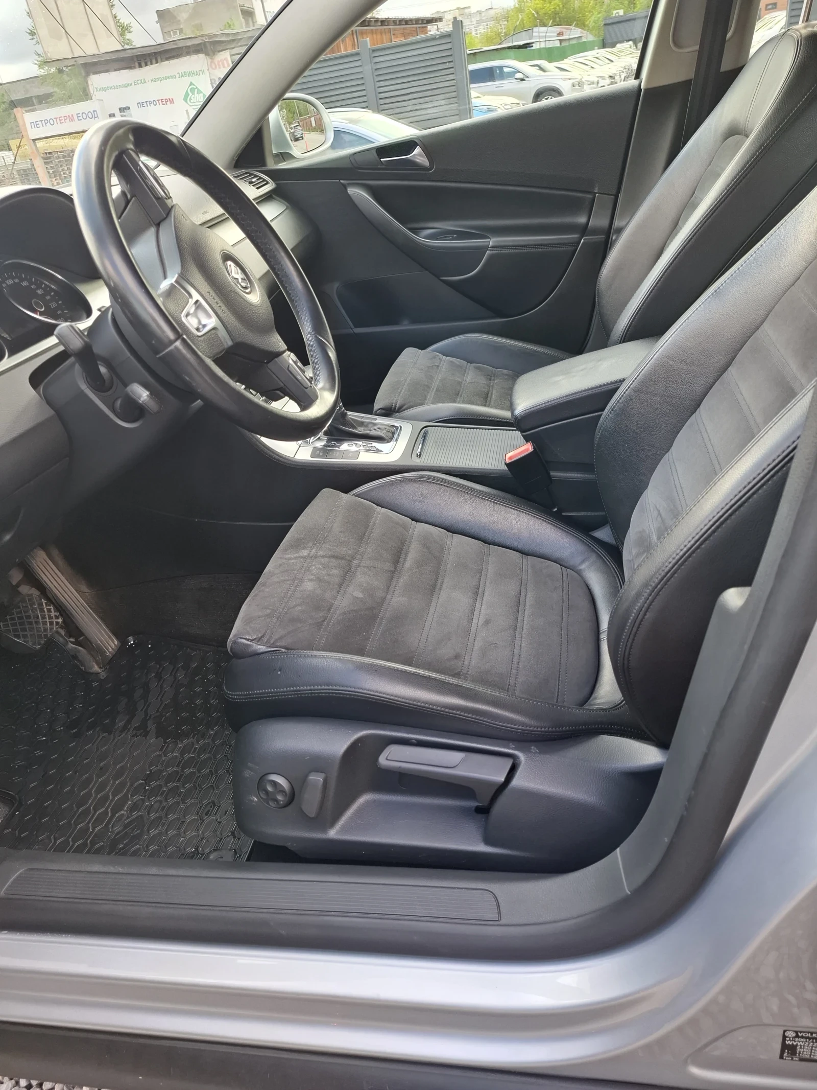 VW Passat 2.0 TDI DSG Highline 170 к.с Обслужен, снимка 10 - Автомобили и джипове - 54826520