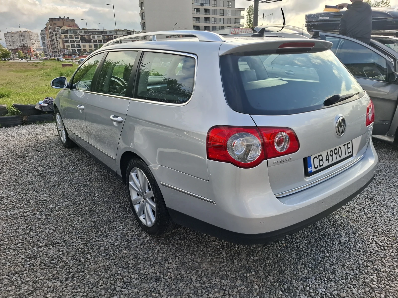 VW Passat 2.0 TDI DSG Highline 170 к.с Обслужен, снимка 3 - Автомобили и джипове - 54826520